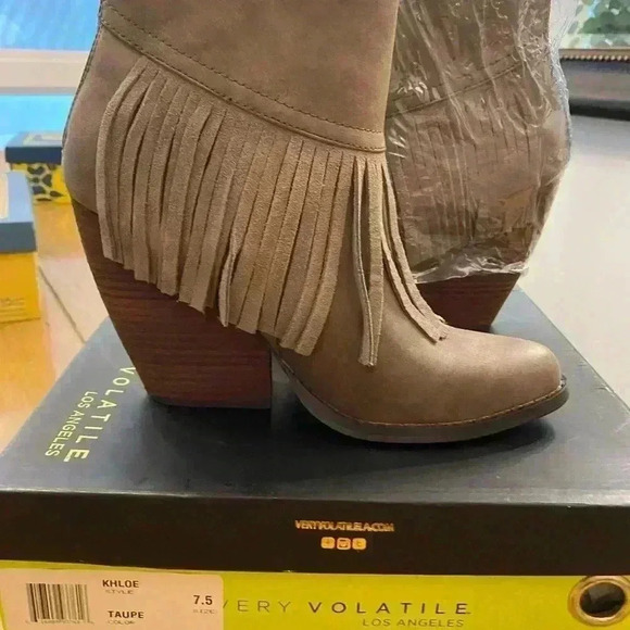 Women's Fringed booties faux leather Khloe high ankle Very Volatile 7.5 new‎ - Picture 10 of 13